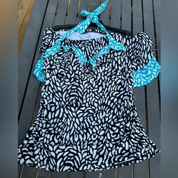 24th & Ocean Tops - 24th & Ocean Black and White Sailor Collar Blouse with Tie Front